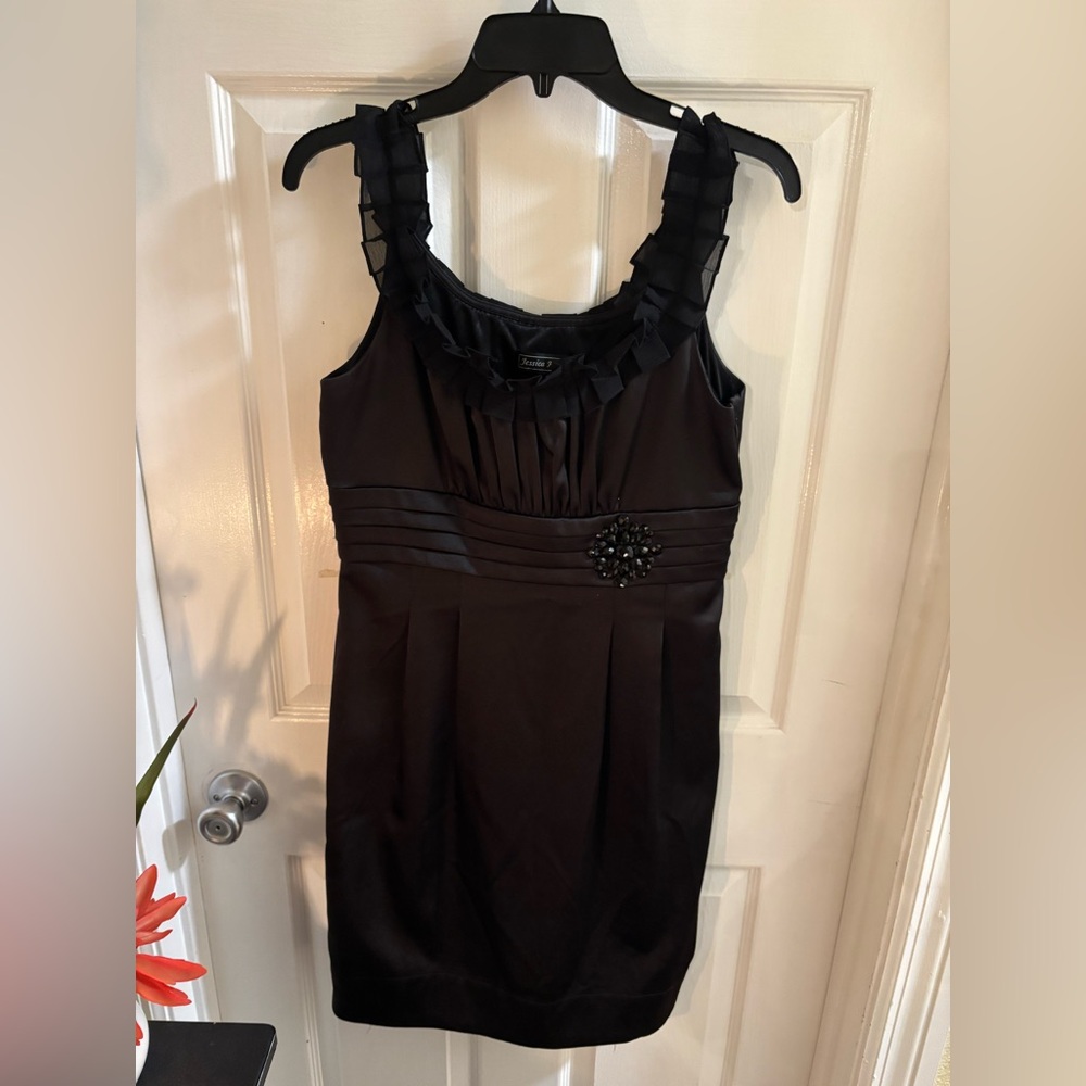 Jessica Howard Black Sleeveless Ruffled Mini Dress with Beaded Detail, Sz 8